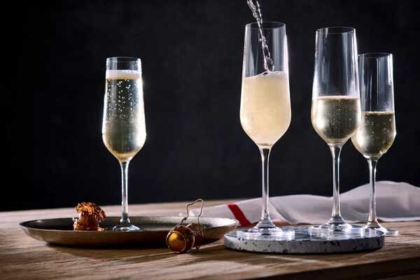 Von Rosé bis Champagner - Stefan Thurmann fotografiert flüssigen Genuss für Lidl und die Agentur Scholz &amp; Friends
