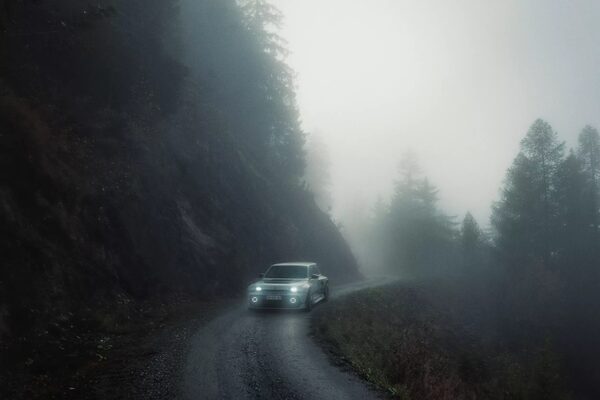 Landscape photos meet CGI - Chromatik.Work presents a virtual road trip through the Swiss canton of Valais with the Renault R5 Turbo 3E