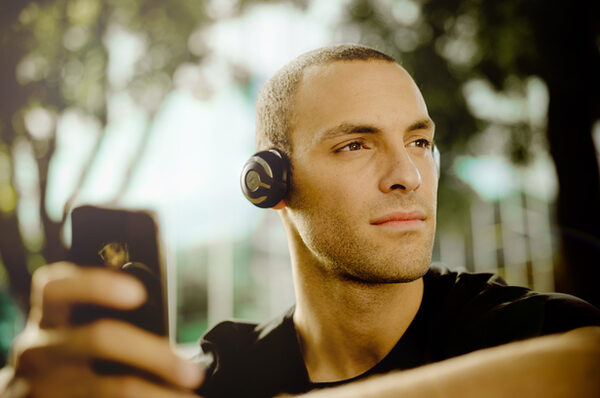 <b>Upfront</b> : new shoes from DEICHMANN, Jérôme Boateng for NIKE, SENNHEISER motifs, ARTE campaign and in SNEAKERS mag