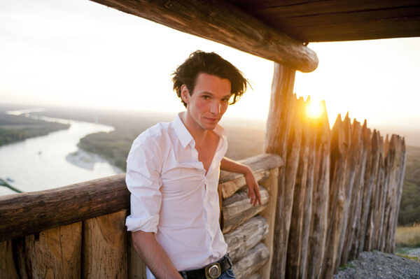 <b>Stefan Falke</b> : set photos for Ludwig II and portraits of actress Sabin Tambrea, beach report on Rockaway Beach for ADAC magazine, new cover for Catherine Russell, Fake Polaroids and his La Frontera project