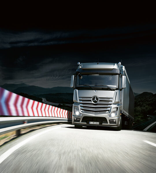 <b>7 Seas Productions</b> : Mode für KONEN in Südfrankreich, für ZERRES in St. Tropez und ACTROS by MERCEDE BENZ  Nutzfahrzeuge