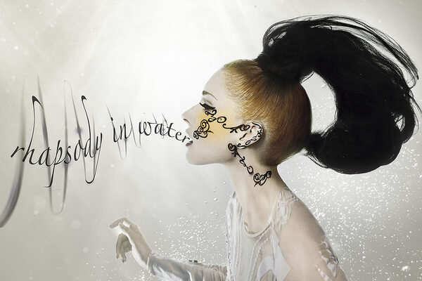 <b>Zena Holloway</b> : unter Wasser  für Strecke, Cover und Spot der "The Archive Issue" Ausgabe des CENT Mags, kuratiert von David Koma
