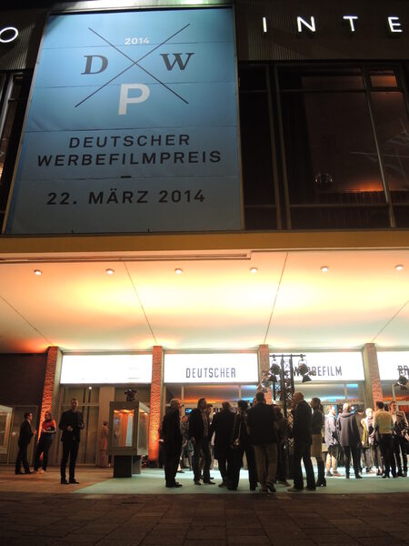 “You can only have both hands free if you let go” – <b>Deutsche Werbefilmpreis 2014</b> in Berlin. GoSee reports on the awards ceremony and actress Denise Zich says “Hello GoSee!”