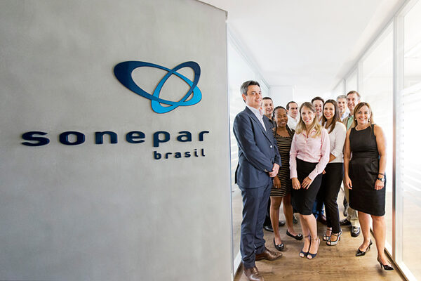 <b>Dominik Obertreis</b> : staff portraits and documentary series for SONEPAR Brazil and the location report for WEISHAUPT and Leonhardt &amp; Kern agency