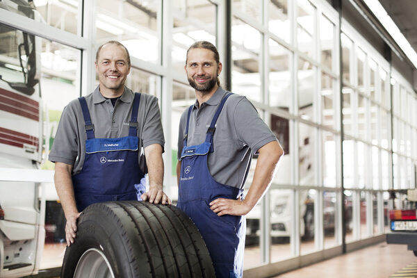 <b>Dominik Obertreis</b> : portraits for Mercedes Benz Service-Award and Shanghai Berlin plus corporate photography for LTS Lohmann and WA Schmittgall