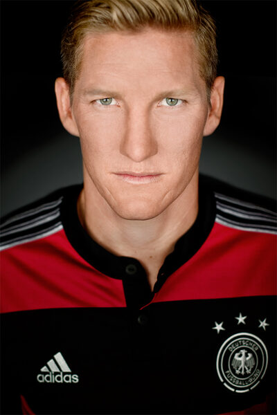 NEU bei GoSee : <b>MARCUS MÜLLER SARAN</b>, People, Lifestyle und Sport, Köln; wir präsentieren seine freie Arbeit mit der Deutschen Fußball-Nationalmannschaft inklusive Matchwinner André Schürrle mit dem alles entscheidenden Frontantrieb