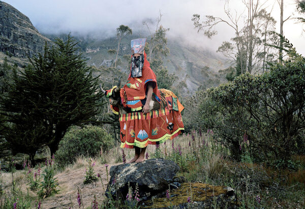 GoSee Tip: <b>Waska Tatay</b> the book by photographer Thomas Rousset and graphic designer Raphaël Verona