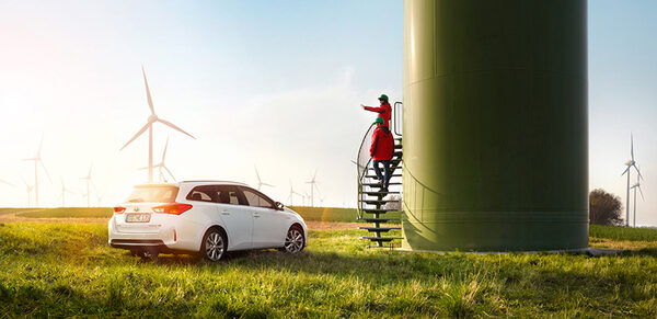 <b>NERGER M&amp;O</b> : NIKE "FA14 Running Gear up" campaign in New York, TOYOTA Tgs campaign for Saatchi &amp; Saatchi Düsseldorf, S 500 PLUG-IN Hybrid CGI images for MERCEDES-BENZ, RENAULT Megane for Publicis