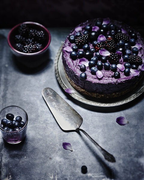 <b>STILLSTARS</b> : broken bubbles for HARRODS LONDON, sweet temptation in HAPPINEZ MAG, ORSAY, BOLON carpets, book print manufacturer HIERONYMUS, BABOR, stills for MADAME, KADEWE and GRAZIA