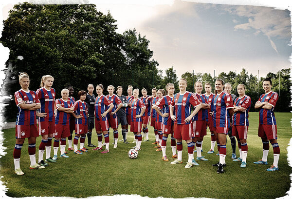 Lots of charm and coolness - the BAYERN MÜNCHEN Women’s Team. Photo <b>CHRISTIAN KAUFMANN</b>