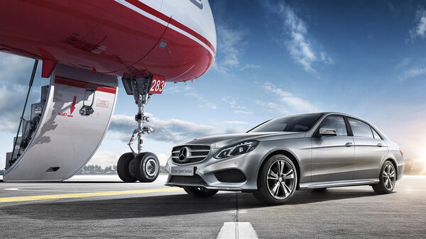 <b>Darren Capp</b> photographs the MERCEDES BENZ E400L for BBDO Beijing and the Chinese market