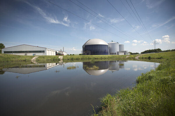 Auf der Biomethan-Anlage von ZEA GREEN ENERGY - Fotograf <b>DOMINIK OBERTREIS</b> für Dievision