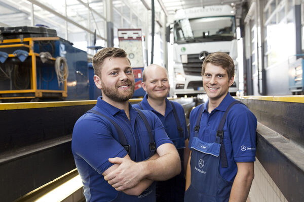 Die 'Nominees' für den MERCEDES-BENZ Service-Award, portratiert von <b>DOMINIK OBERTREIS</b> für die Agentur Shanghai Berlin