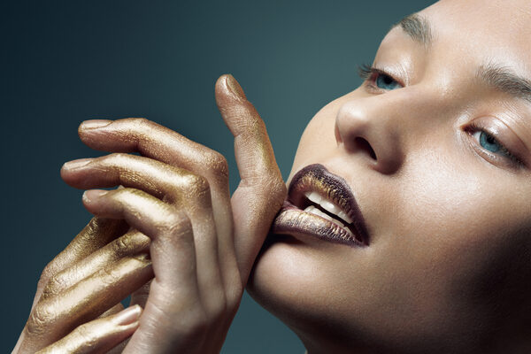 <b>GoSeeAWARDS15 - SKIN/BEAUTY</b>, a gold rush for the gilden works 'Aureum' and 'Persuasion' by STEPHANIE PISTEL