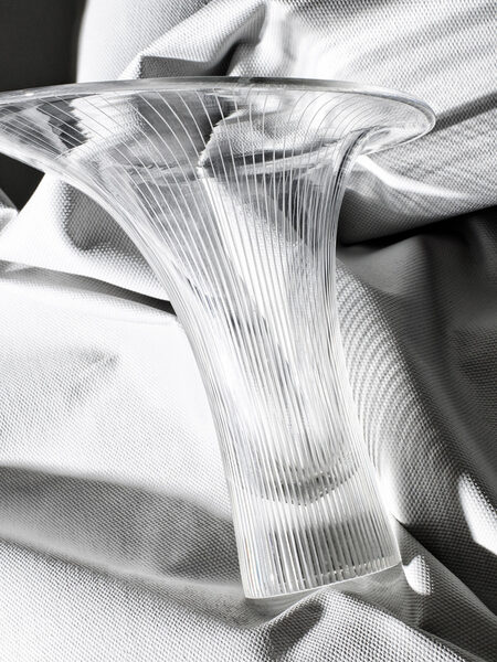 Moderne Glas Story im SPACE MAGAZINE mit Interior Stylistin <b>Camilla KRISHNASWAMY</b> c/o AGENT BAUER