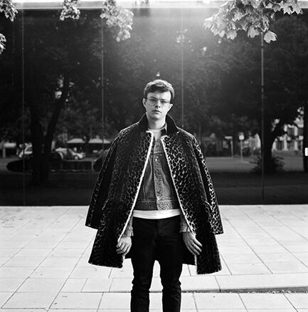 <b>CLAAS CROPP CREATIVE PROD</b> : VOGUE Man NL Shoot mit Anton Corbijn, MERCEDES-BENZ, LUFTHANSA Kampagne, MILUPA, ALLIANZ PKV, ANTHROPOLOGIE, ENERGETIX, EVEN&amp;ODD und HDI Versicherungen