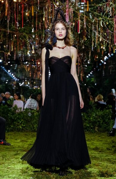<b>Sara WITT</b> c/o LOUISA MODELS on Stage für DIOR Couture F/S 2017