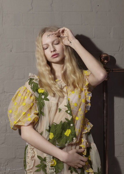 Model India Tuersley und Konsorten im FLAIR Magazin. Fotos <b>Sandra FREIJ c/o LUNDLUND</b>, 16 Seiten auf GoSee