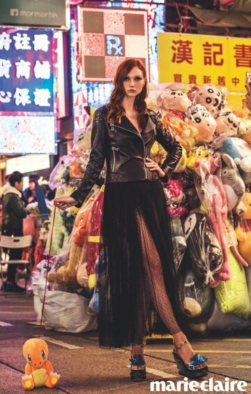 Model <b>Natalya PIRO c/o LOUISA MODELS</b> zieht es für die MARIE CLAIRE Hong Kong unübersehbar-glamourös auf die Strasse, Fotos Cintia Barroso Alexander