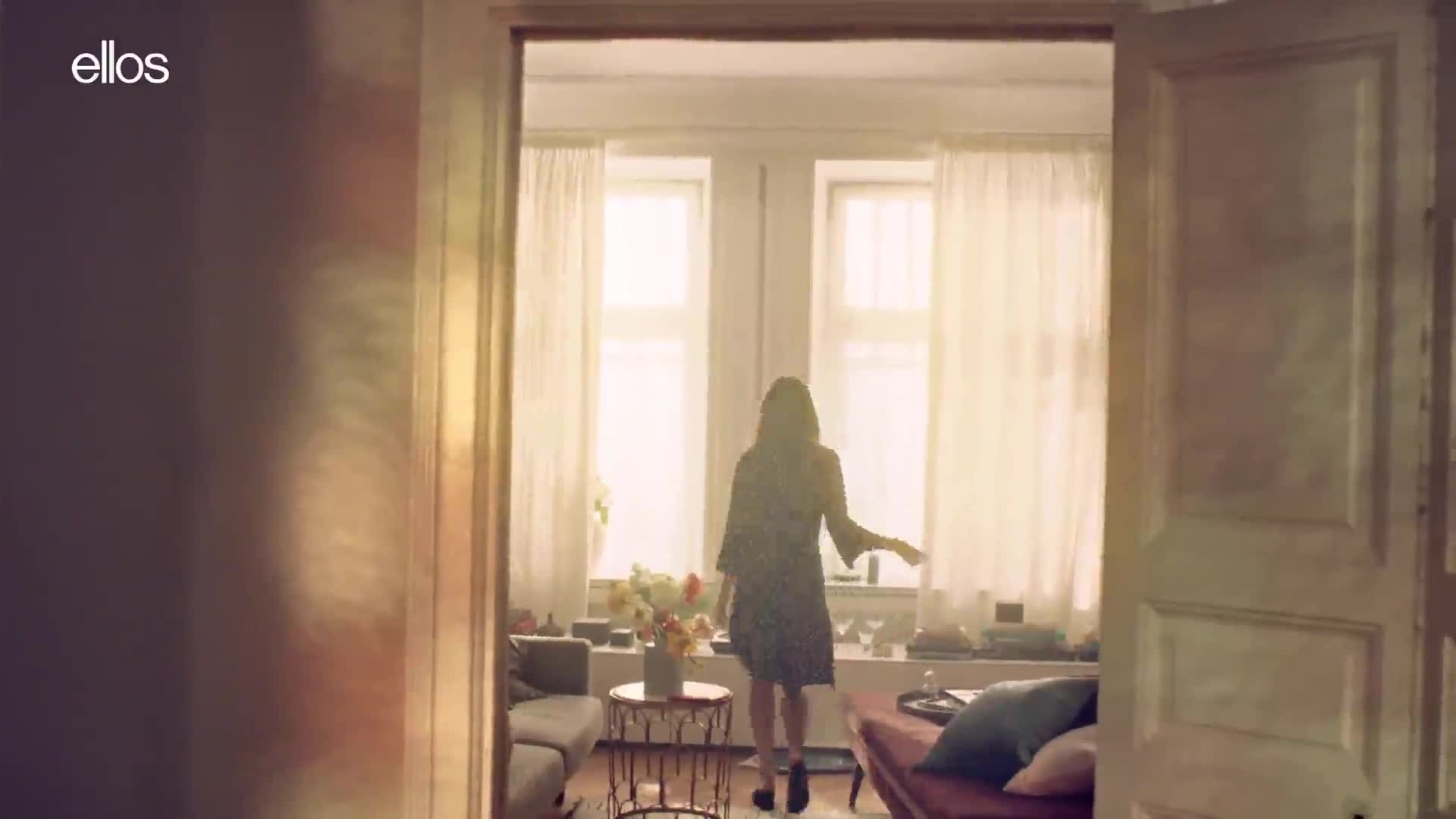 'Iconic Essentials' by Jeanne Damas - fashion films for ELLOS by <b>Axel Filip LINDAHL c/o LUNDLUND</b>