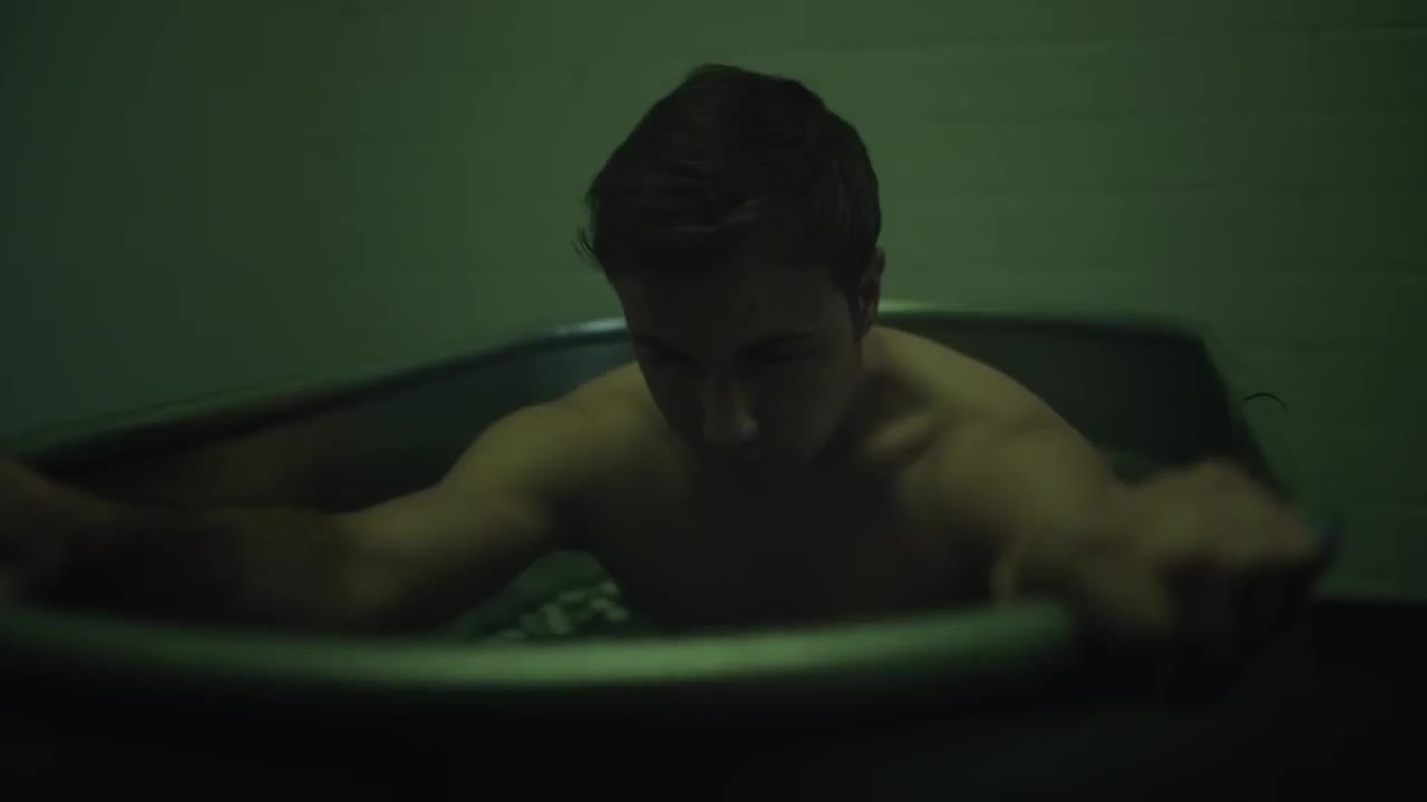 #goforbiggergoals - emotional SAMSUNG commercial with Mario Götze, the World Cup hero from 2014, with styling by <b>Frank Wilde c/o PERFECTPROPS</b>