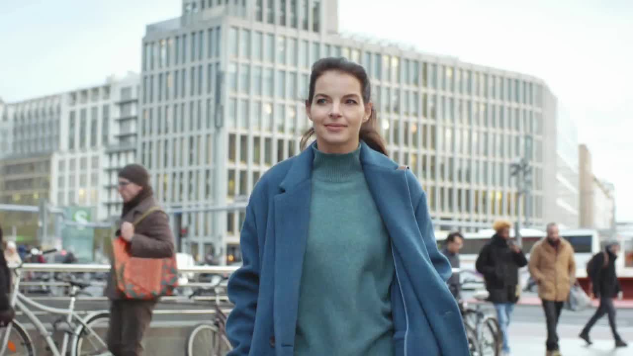 Entertainer, singer and 'The Voice' juror Yvonne Catterfeld says MERCI - hair &amp; make-up by <b>Saskia KRAUSE c/o BASICS.BERLIN</b>