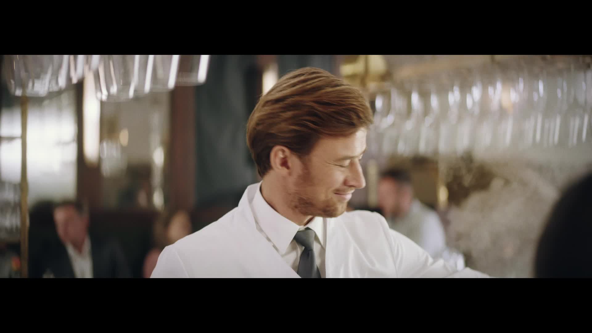 Dolce Vita in DALLMAYR-Qualität, der TVC mit Schauspieler Moritz Bleibtreu wurde gestylt von <b>Stefanie SCHWAIGER c/o PERFECT PROPS</b>, Regie führte Dennis Gansel