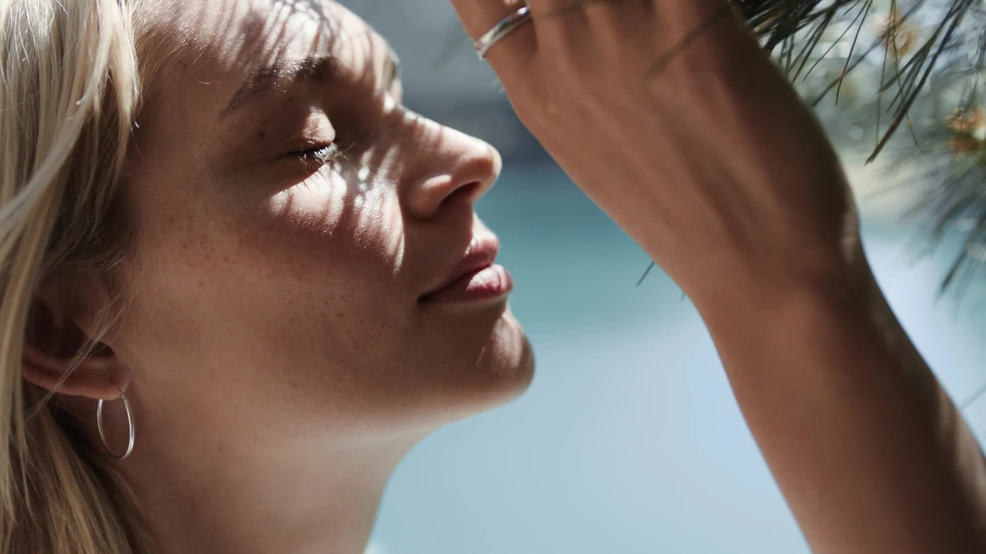 <b>PALLADIUMFILM </b>produces the commercial for the new twin fragrance sOliver ‘Pure Sense’ with Director Nina Aaldering and DOP Paul Özgür, filmed for Mäurer & Wirtz in Malaga