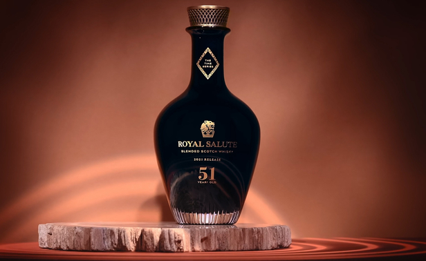 ‘A Tribute to the Magic of Time’ – the limited ROYAL SALUTE TIME SERIES 51 staged by still life expert and Director <b>Sam HOFMAN c/o MAKING PICTURES</b>