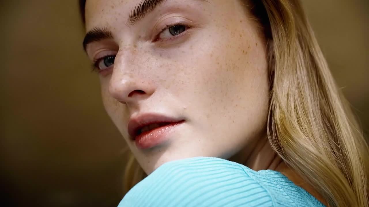 COMMA Fashion with beauty support from Melanie SCHOENE and Benjamin BECHER c/o NINA KLEIN