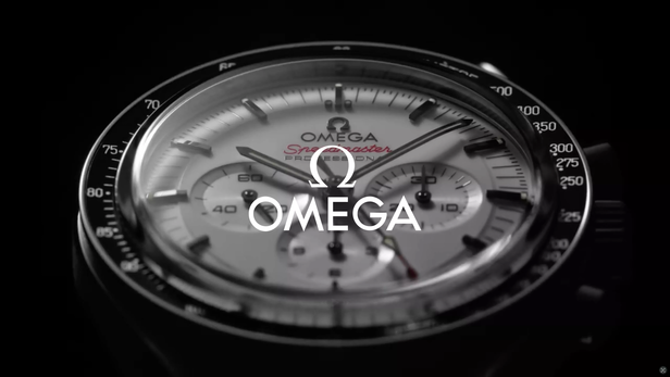 <b>OMEGA Speedmaster Moonwatch</b> with white dial, film directed by <b>Alain COSTA c/o LGA MANAGEMENT</b>