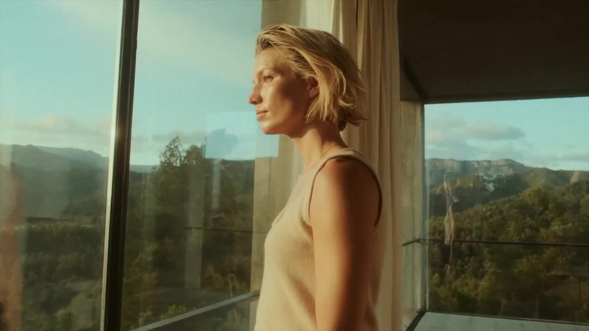 Raffaello Rossi F/S 2026 - a two-minute fashion film for the German women's trouser specialist by director Christoph Klutsch