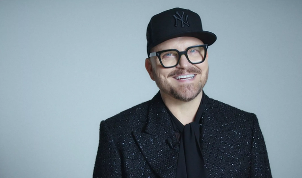 Celebrity photographer Armin Morbach will now be represented by booking agent Ulrik Neumann at BALLSAAL for photo assignments – plus the launch of the new website arminmorbach.com