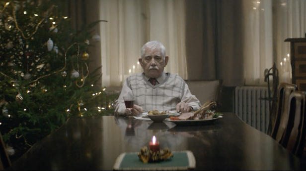 Once a liar. The Christmasy-thoughtful-holiday-forgiving EDEKA spot for Christ's birthday by <b>Alex FEIL</b> (Director) and <b>Carlo JELAVIC</b> (DOP)