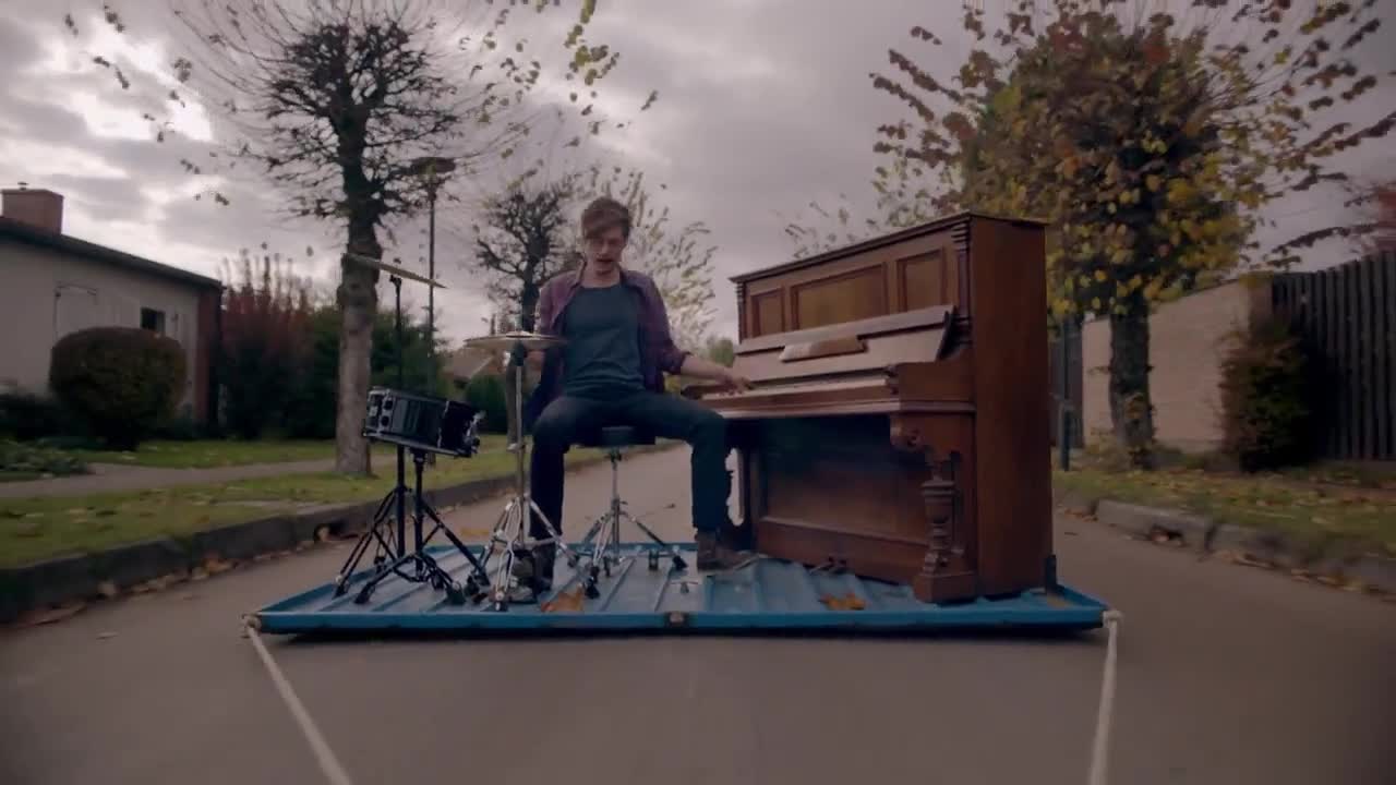 The dreamlike caleidoscope AUDI spot featuring actor Clemens Schick - DOP <b>Peter MATJASKO c/o BITE MANAGEMENT</b>